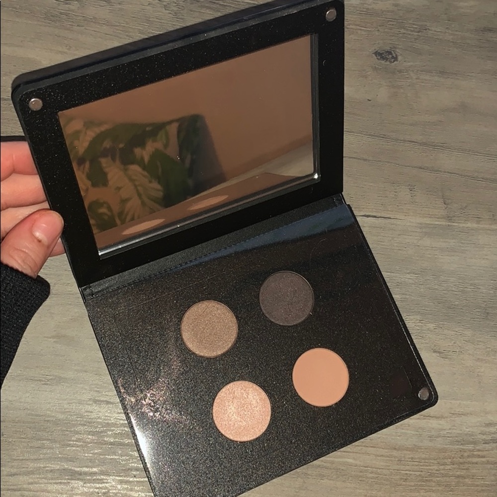 ✨THE FULTON MAGNETIC EYESHADOW PALETTE✨